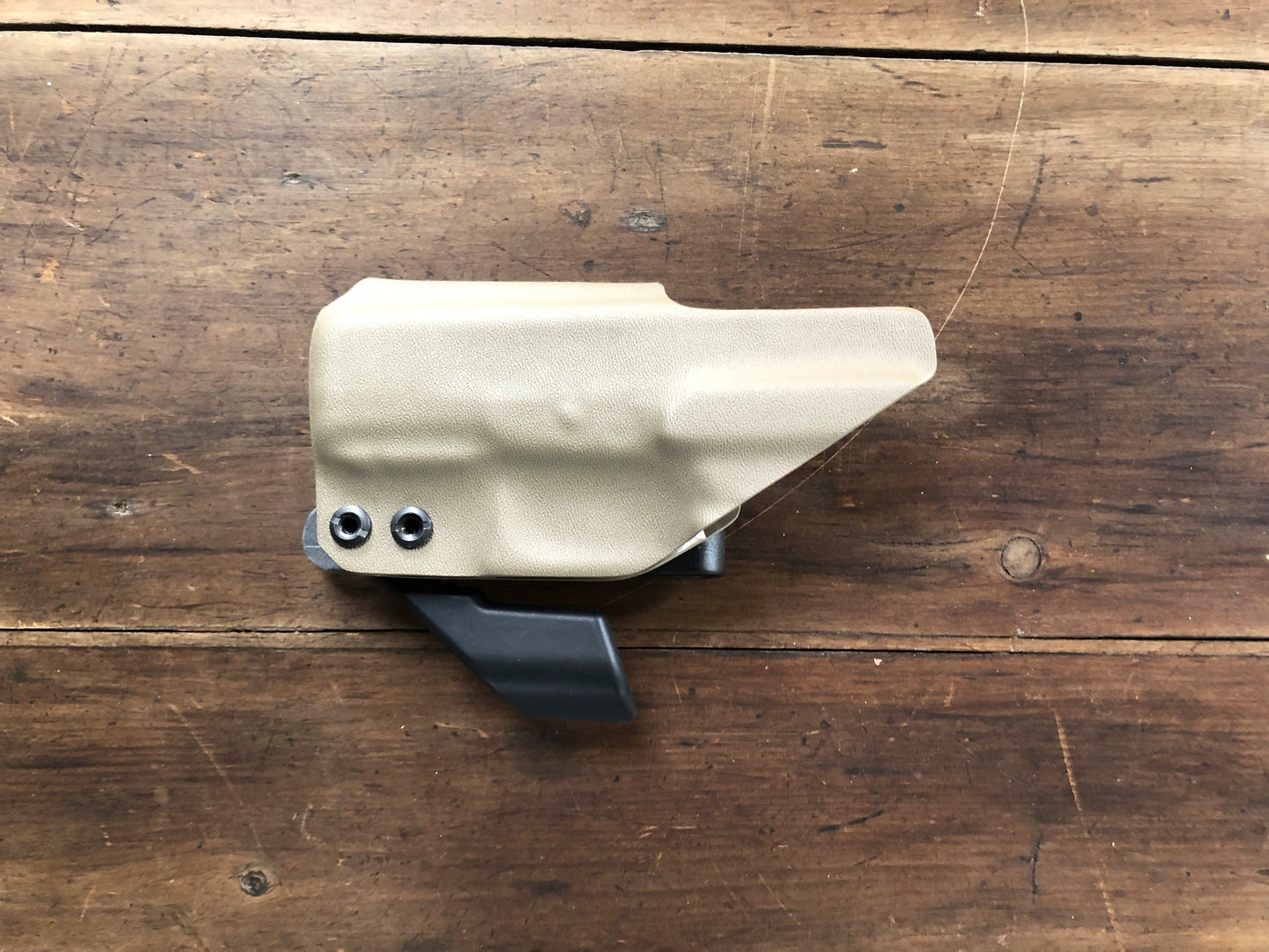 IWB with concealment claw